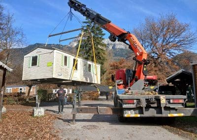 Levage de cabanes et bungalows sur chantier par ALP Levage en Haute-Savoie