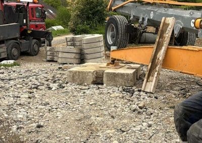 Opération de levage et manutention de machines-outils sur chantier industriel en Haute-Savoie